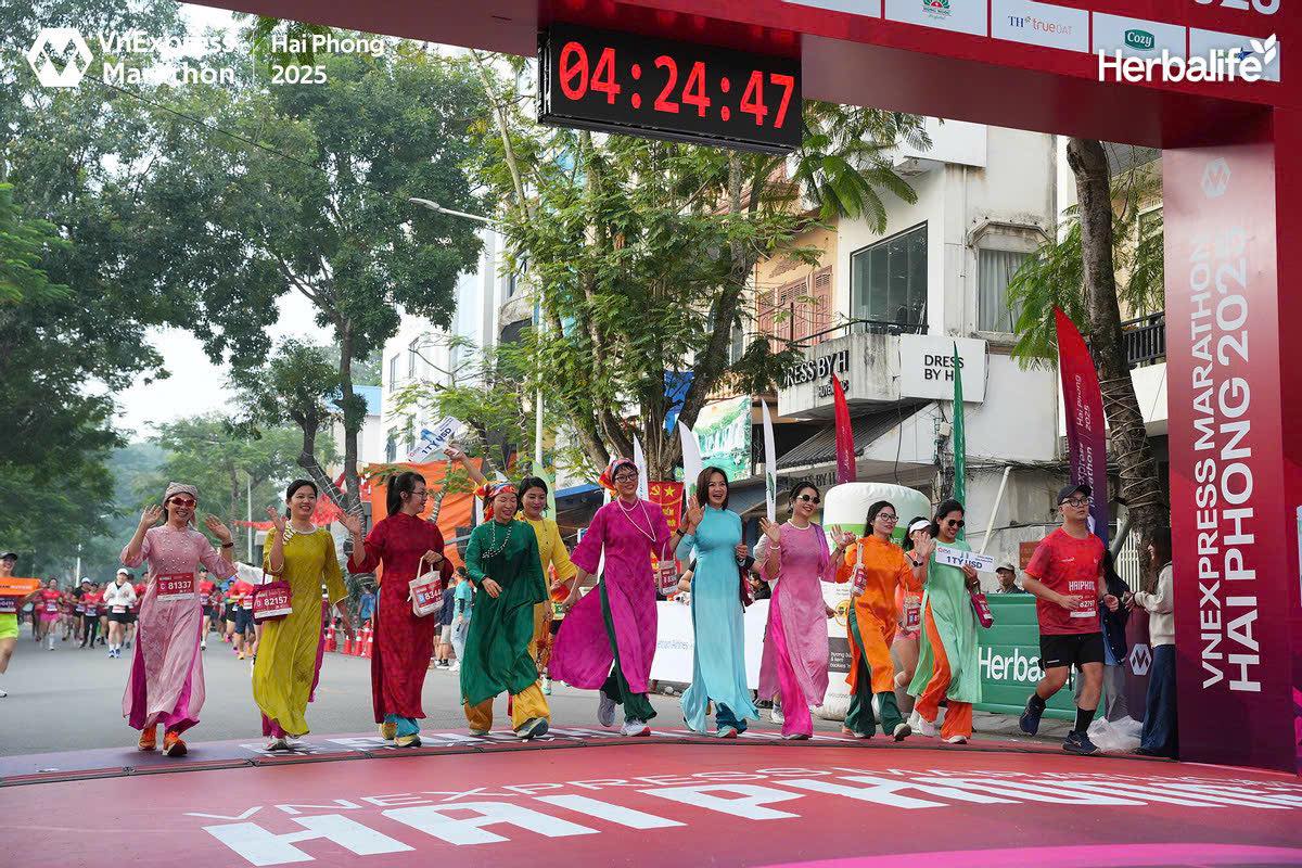 PVI Insurance Employees Shine on the Track at VnExpress Marathon Hai Phong 2025