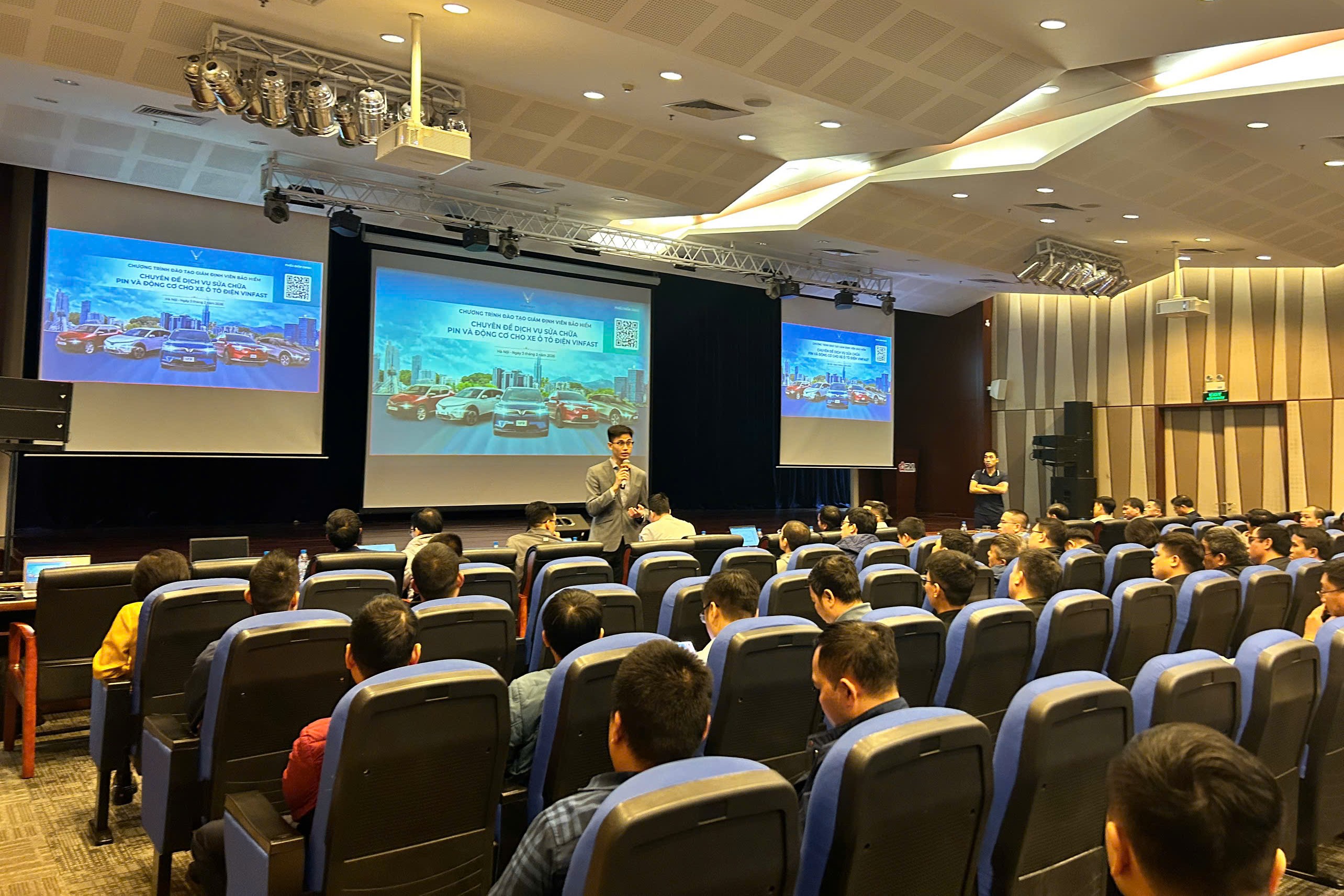 Bảo hiểm PVI đồng hành nâng cao năng lực giám định xe ô tô điện thông qua hội thảo chuyên đề cùng VinFast – BeeVN