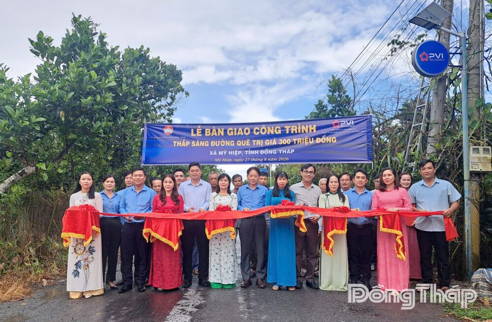 PVI Tây Nam tài trợ 10 tỷ đồng Chương trình “Thắp sáng đường quê” tại Đồng Tháp